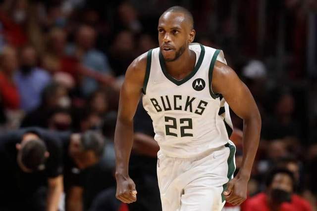 雄鹿联手大杀四方,实力得到了体现 雄鹿联手大杀四方,实力得到了体现