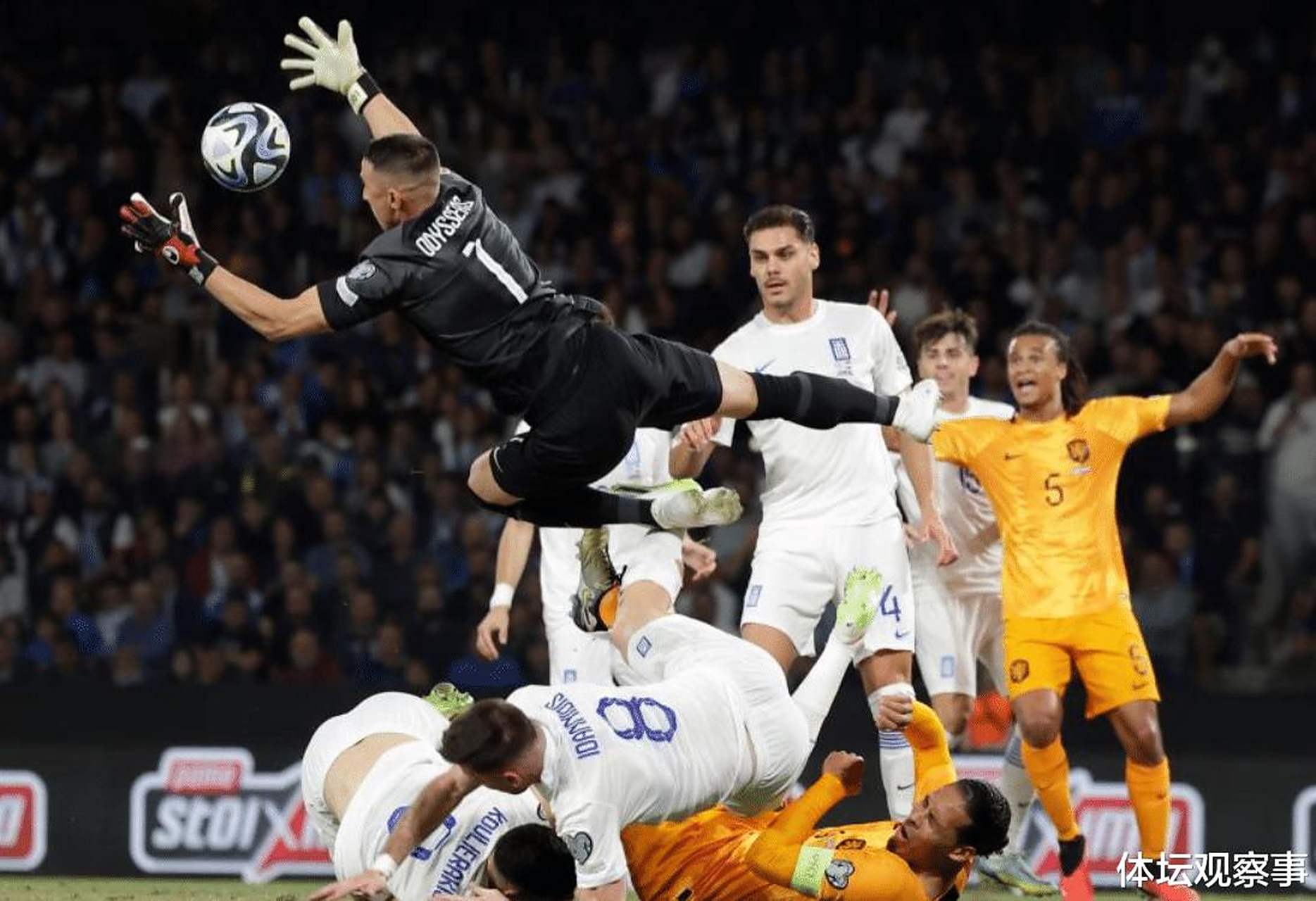 开云体育中国-包含欧预赛强强碰撞，比赛如火如荼，观众热情高涨的词条