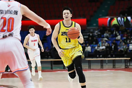 开云体育官网-科隆队员发挥出色，力克对手取得胜利的简单介绍