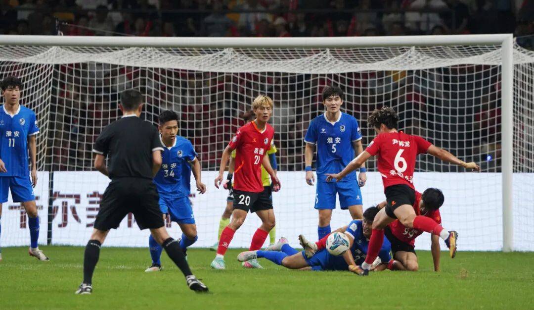 开云官网-比赛中球员们的拼尽全力令人感动不已！