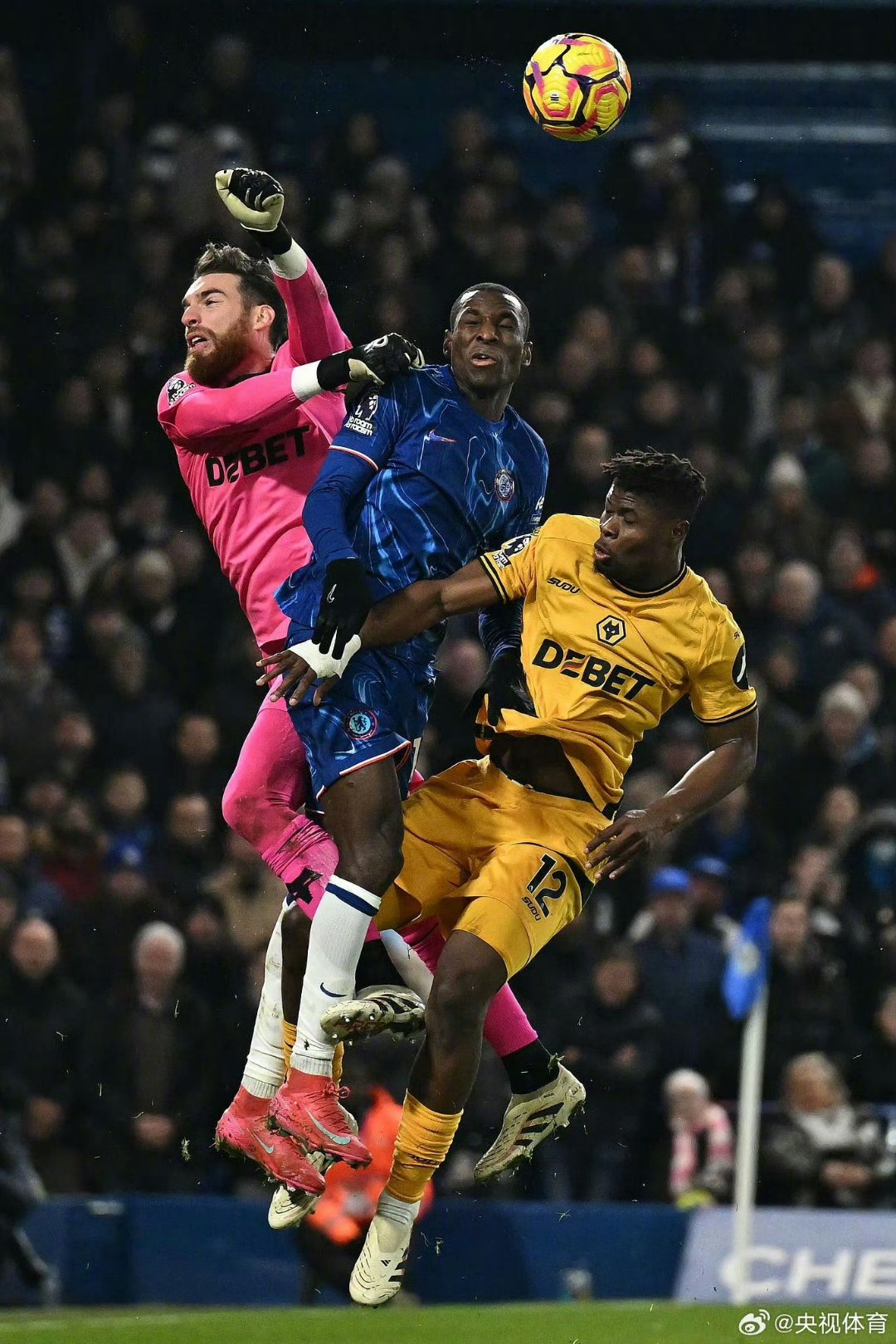 开云-包含切尔西险胜里昂，萨拉赫点燃赛场的词条