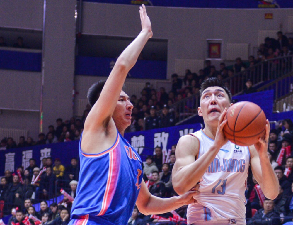 开云体育官网-新疆队鏖战上海队，福克斯点燃赛场