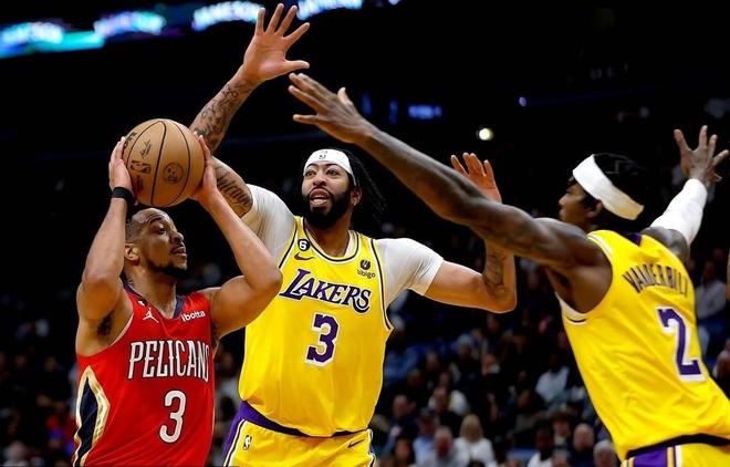 太阳力克鹈鹕，浓眉哥刷新纪录