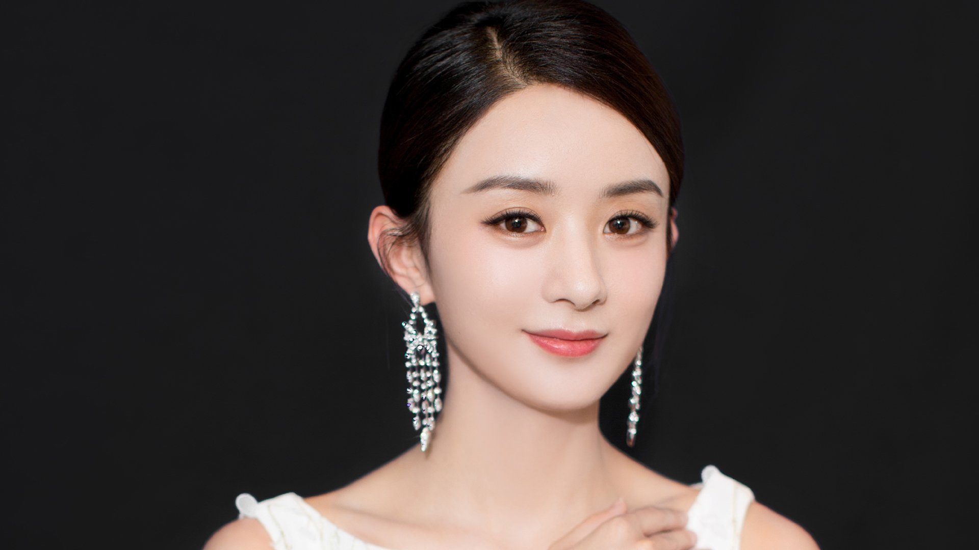 当字母哥的独角戏遇上詹姆斯的交响乐，雄鹿对阵公牛一役展现两种巨星本质