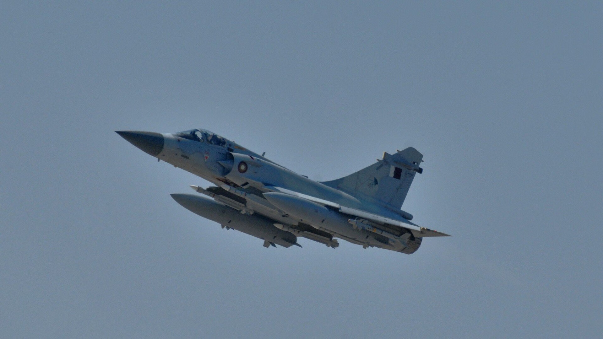 开云平台-铁幕擒狮—几内亚式战术镇压里昂,阿坎吉一夫当关铸就欧冠传奇