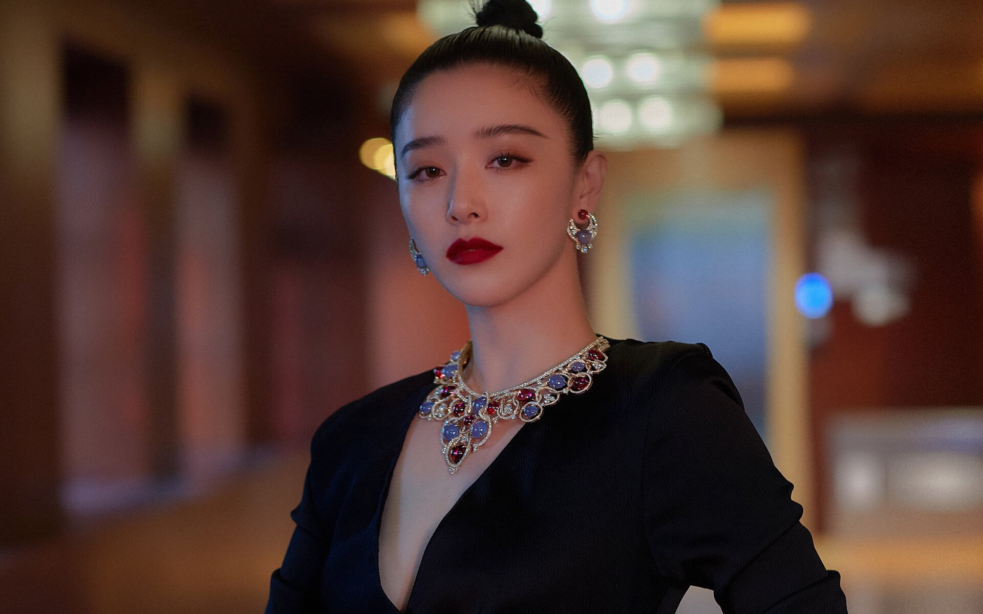 俱乐部新星闪耀，国家队战场沉寂，卡马文加的爆发与乌克兰的意外溃败